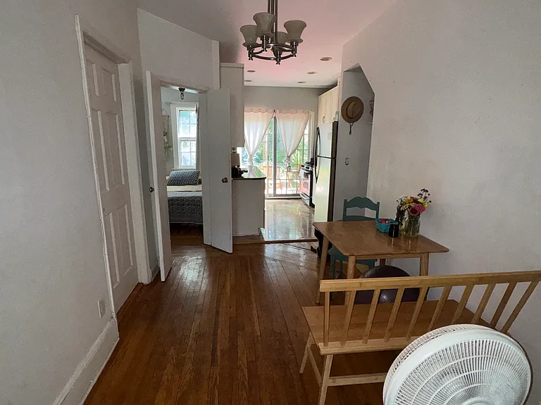 388 Burns St #1 — Photo 7