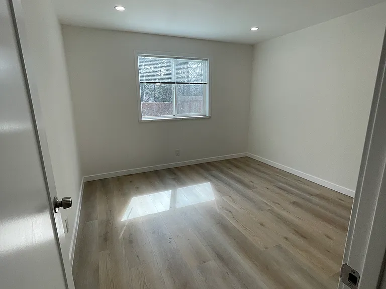 246 Morton Dr #B — Photo 4