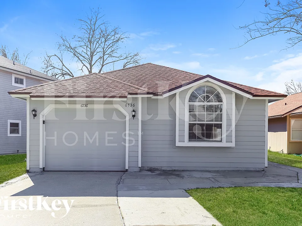 6736 E Newgate Cir