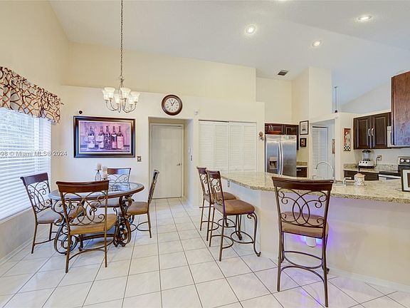 5th image of 10161 SW 55th Ln