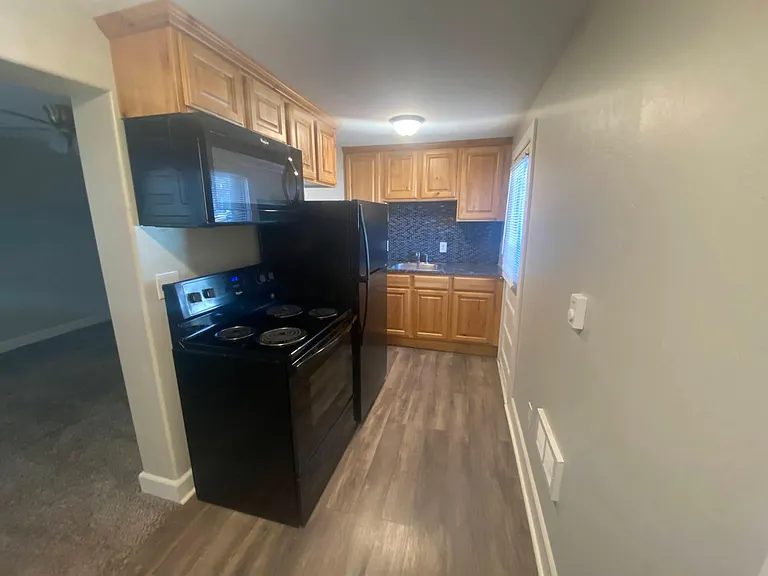 349 1/2 N Buchanan Ave — Photo 1