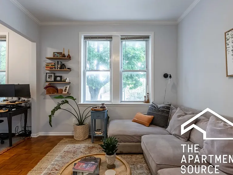 2219 W Wellington Ave #1F — Photo 5