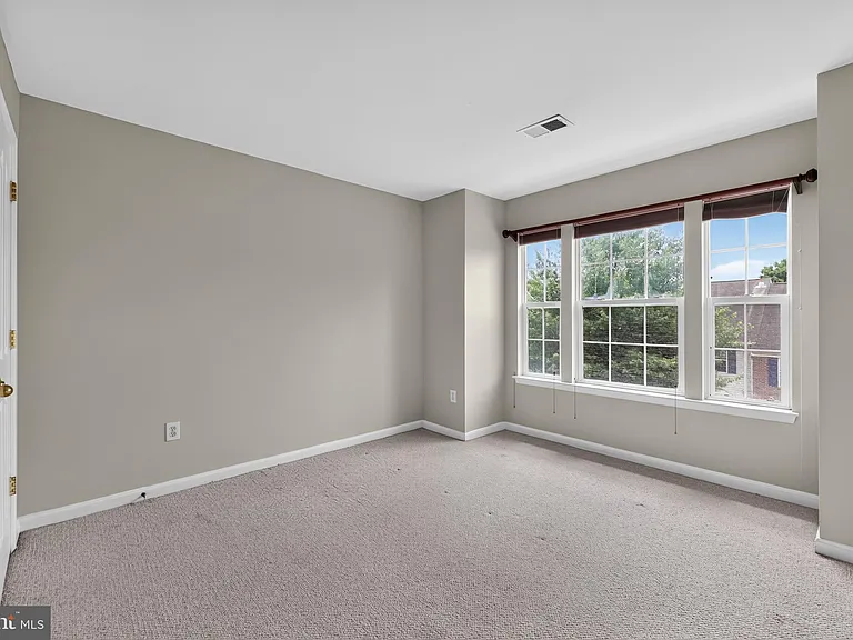 11715 Gunners Dr — Photo 35