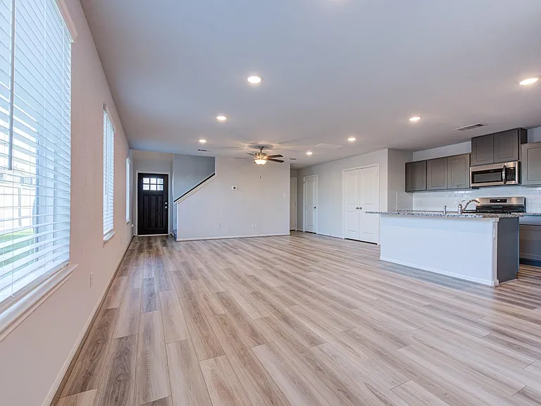18831 Glenwood Chase Ct — Photo 3
