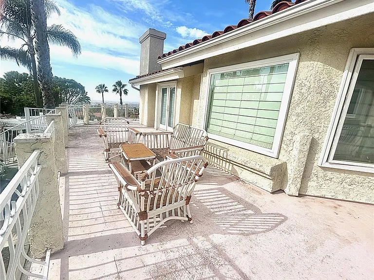 289 S Owens Dr — Photo 29