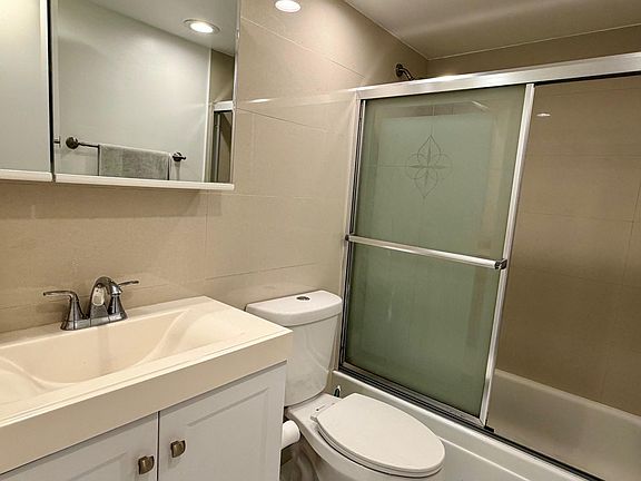 3rd image of 3000 Rio Mar St #410