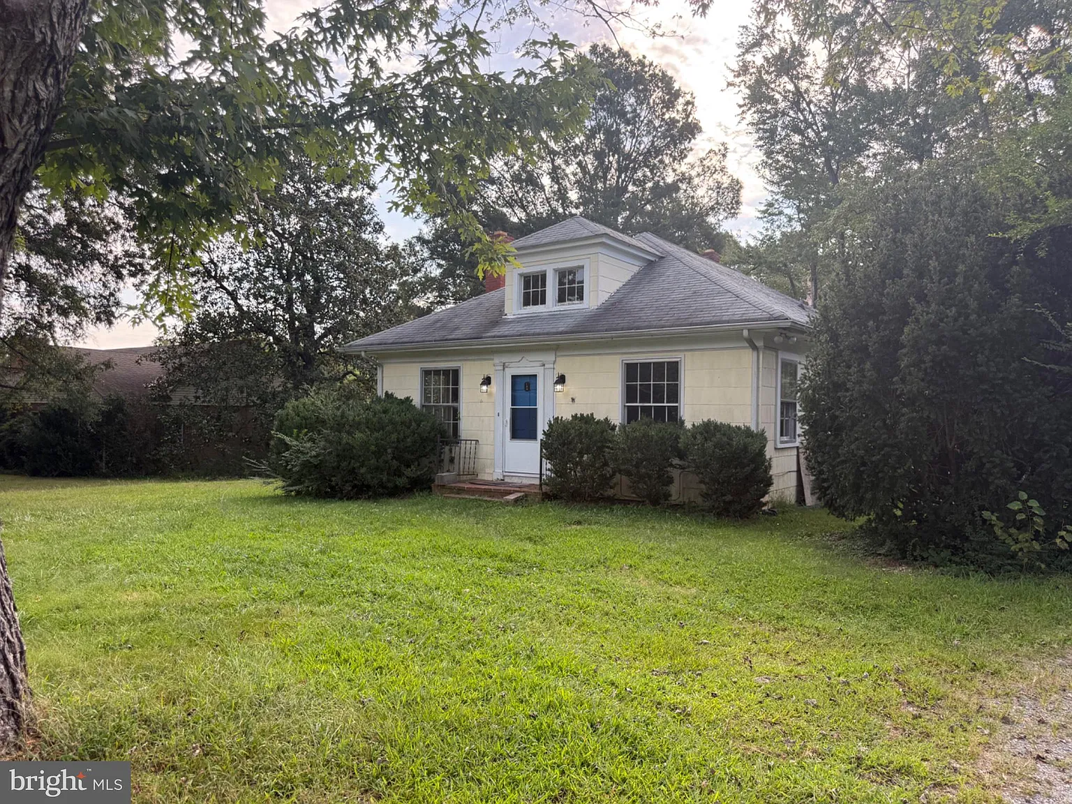 2 bed, 1.0 bath, 1344 sqft, $1,300 — Photo 1
