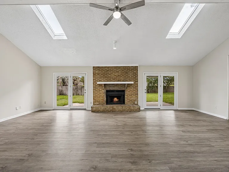 11018 Reading Rd — Photo 1