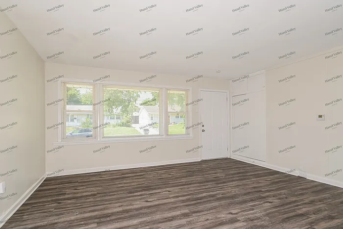 4147 Davis St — Photo 6