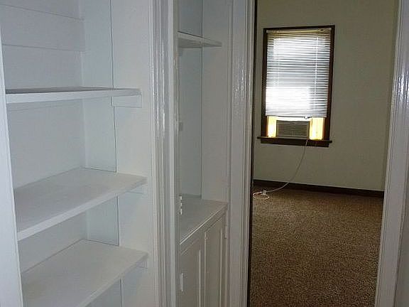 3rd image of 630 S Cochran Ave APT 07
