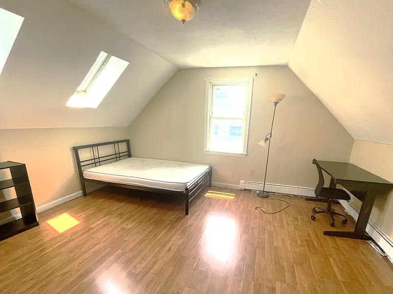 12 Foster St #1 — Photo 3