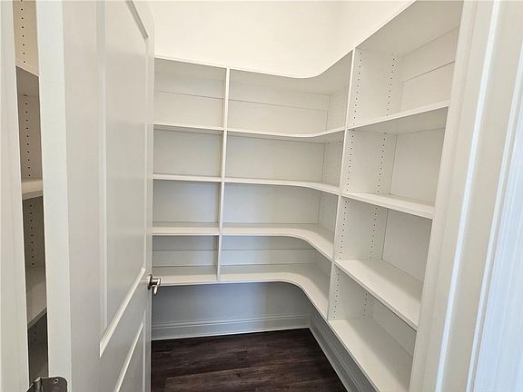 5th image of 4064 Monarch Ln