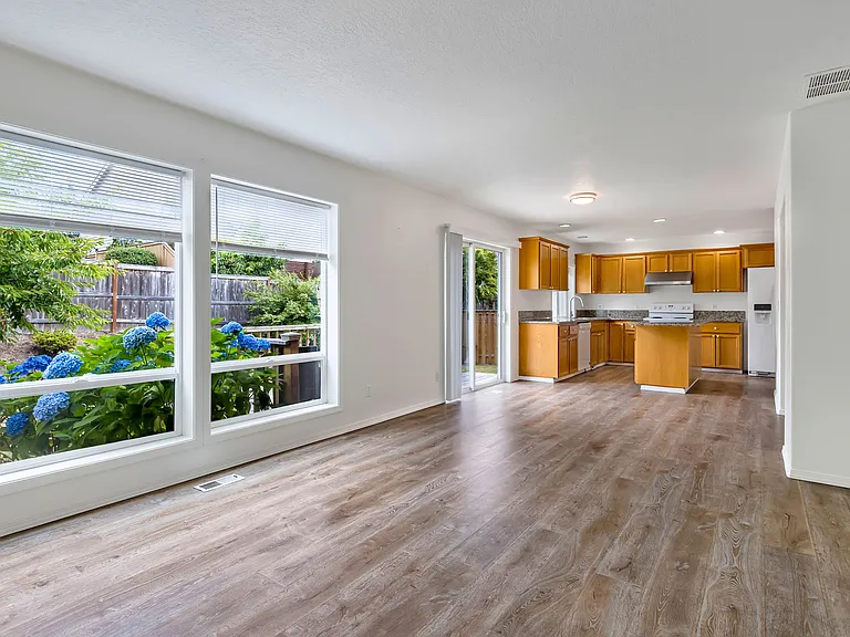 14977 SE Bradford Rd — Photo 16