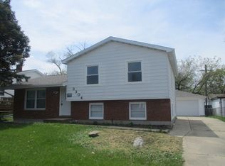 3304 N Lewis Ave, Waukegan, IL 60087