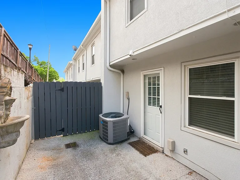 205 Fairmont Ct — Photo 26