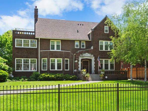 818 Summit Ave, Saint Paul, MN 55105