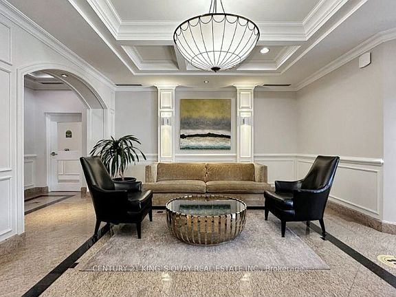 5th image of 130 Pond Dr #303