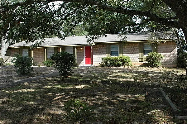 1002 Centerwood Dr