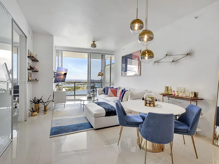 1100 Biscayne Blvd #4002 — Photo 16