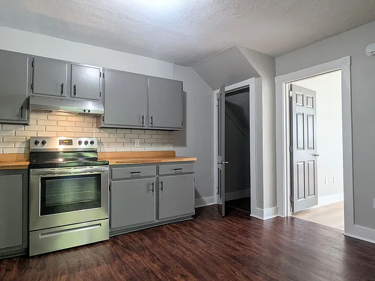 230 Main Street — Photo 2