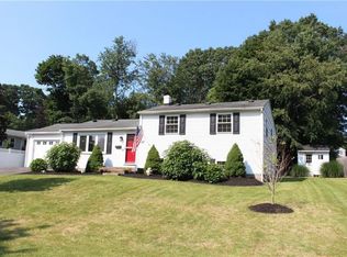 57 Viceroy Rd, Warwick, RI 02886
