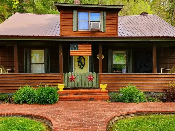 168 W Maple St, Salyersville, KY 41465