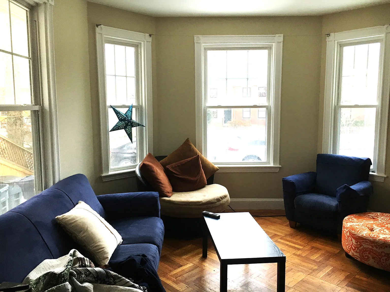 5 bed, 2000 sqft, $8,699 — Photo 2