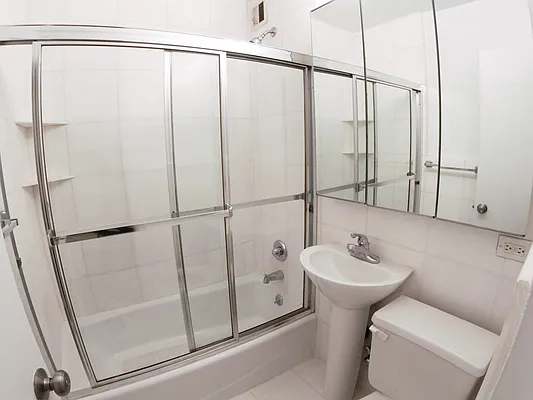 Rented by Urban Real Estate Inc | media 8