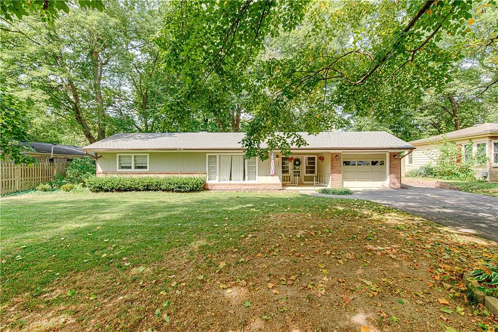 5602 Kingsley Dr photo 1
