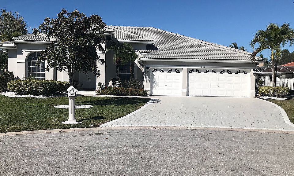 1st image of 1611 NW 102nd Dr