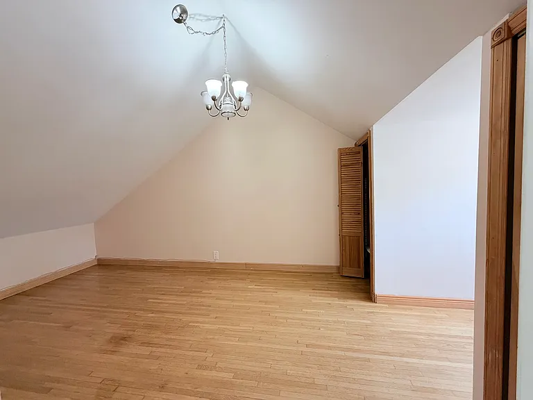 455 Bedford Ave — Photo 8