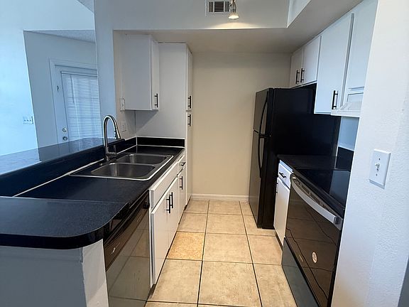 5th image of 425 Fountainhead Cir Unit 207