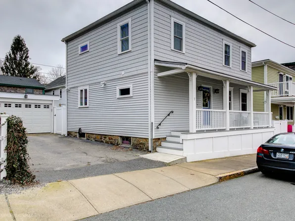 7 Dean Ave, Newport, RI 02840