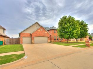 813 Justin Dr, Yukon, OK 73099