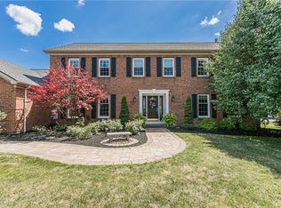 7 Chantilly Ln, Fairport, NY 14450