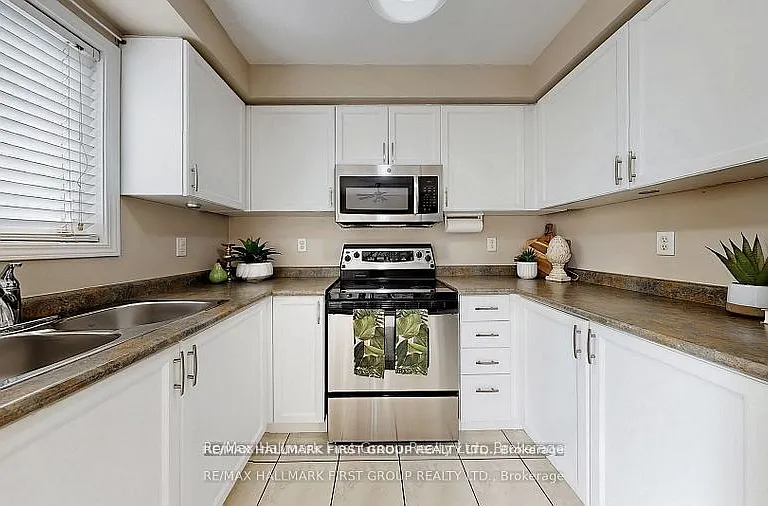 39 Robideau Pl — Photo 8