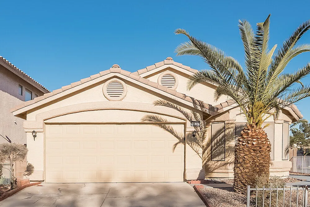 3 bed, 2.0 bath, 1557 sqft, $2,135 — Photo 1