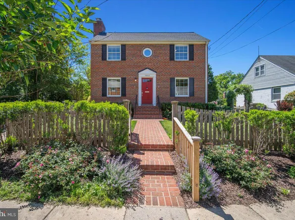5902 Walton Rd, Bethesda, MD 20817