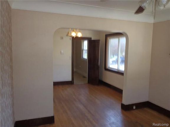 2nd image of 213 White St