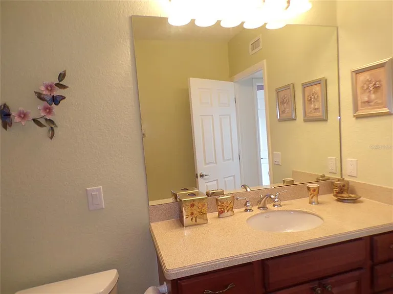 101 N Marion Ct #114 — Photo 29