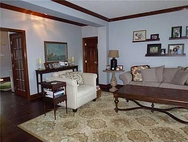 4th image of 301 Waterford Ct