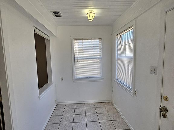 Bright and light Bonus Room to use as office, reading nook, sitting room, etc.