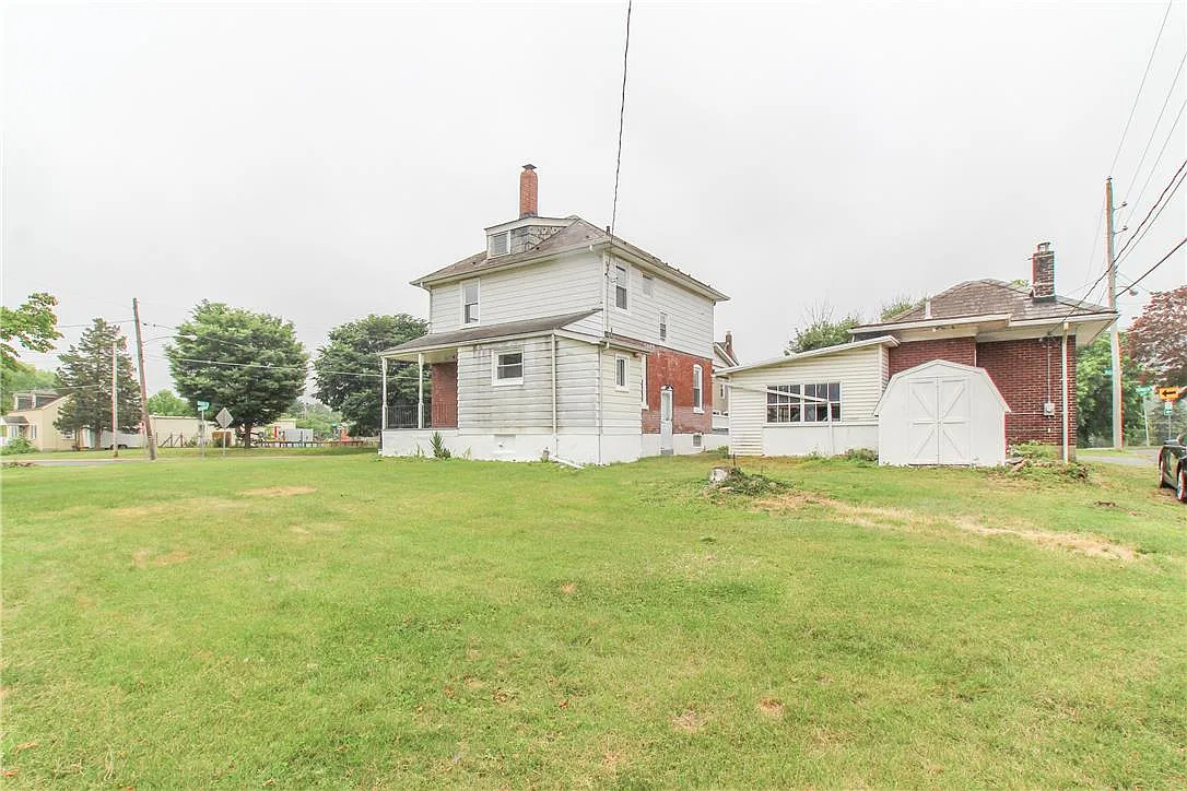 3 bed, 2.5 bath, 1360 sqft, $2,350 — Photo 3