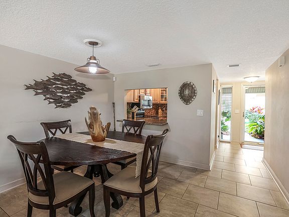 5th image of 505 Villa Del Mar Dr Unit K-2