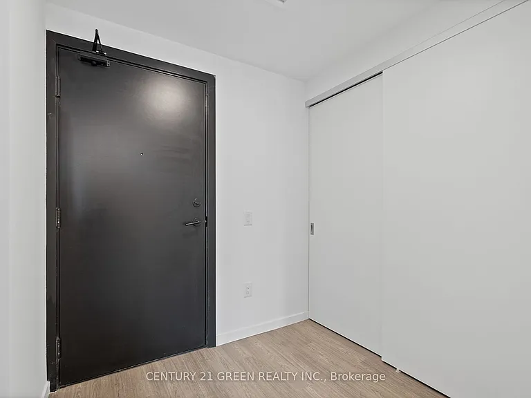 689 The Queensway #216 — Photo 15