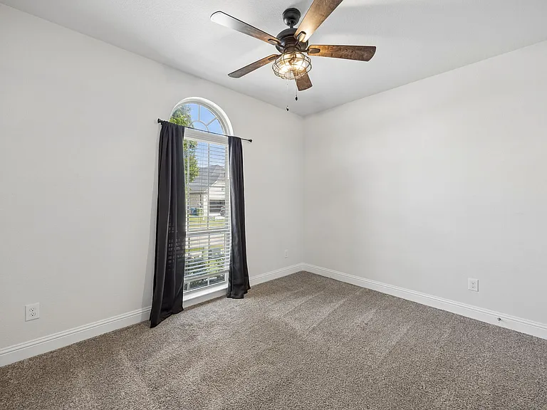 228 Glenwood Dr — Photo 20