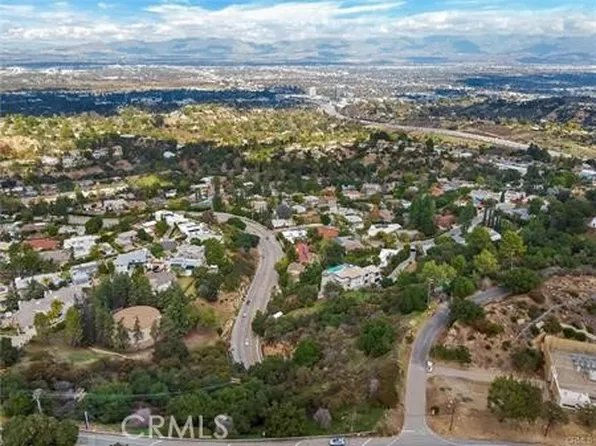 15929 W Mulholland Pl #A, Sherman Oaks, CA 91403