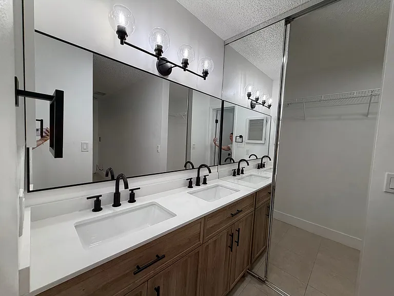 3683 Cocoplum Cir #3683 — Photo 13