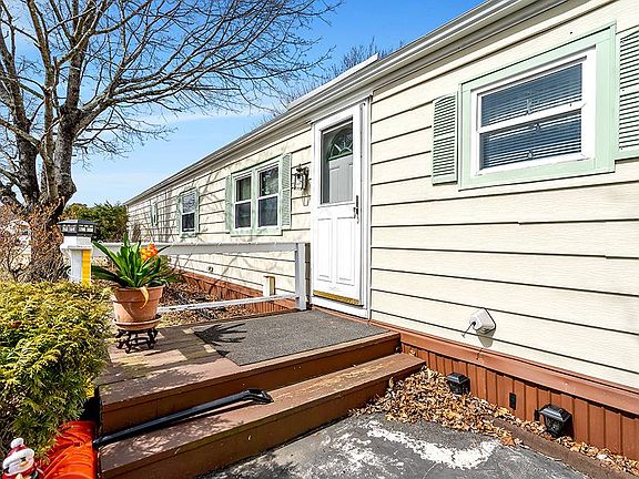 3rd image of 49 Wright Way