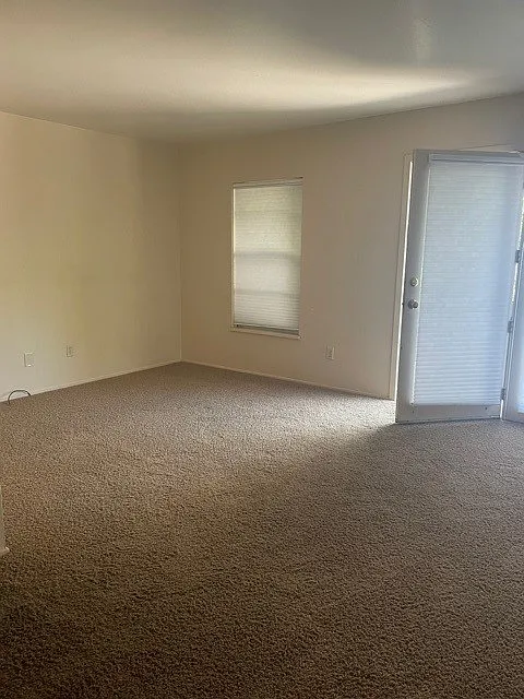 1111 Maxwell Ave — Photo 2